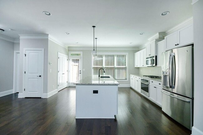 Building Photo - 1265 Linden Ct