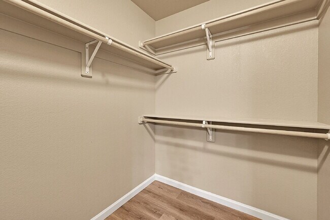 Building Photo - $1,995-3 Bed 3.5 Bath townhome in CO Sprin...