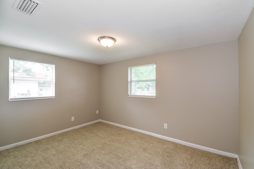 Building Photo - 5816 Sonora Dr W