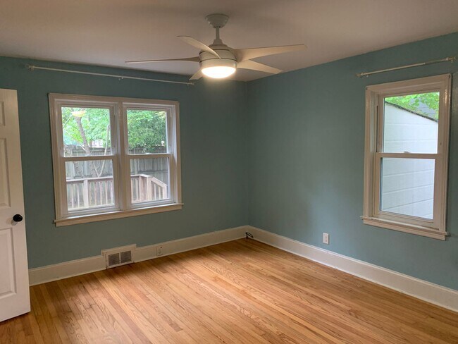 Building Photo - Lovely home in the Haymount Area - Available 4/15/2026