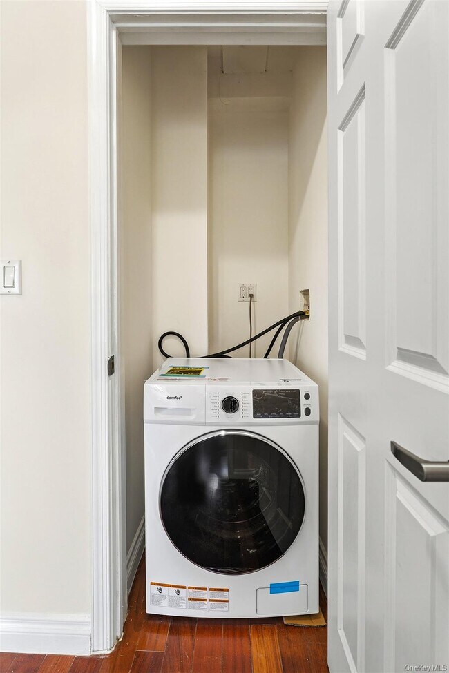 Building Photo - 71-19 162nd St