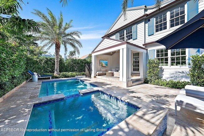 Primary Photo - 360 Seaspray Ave