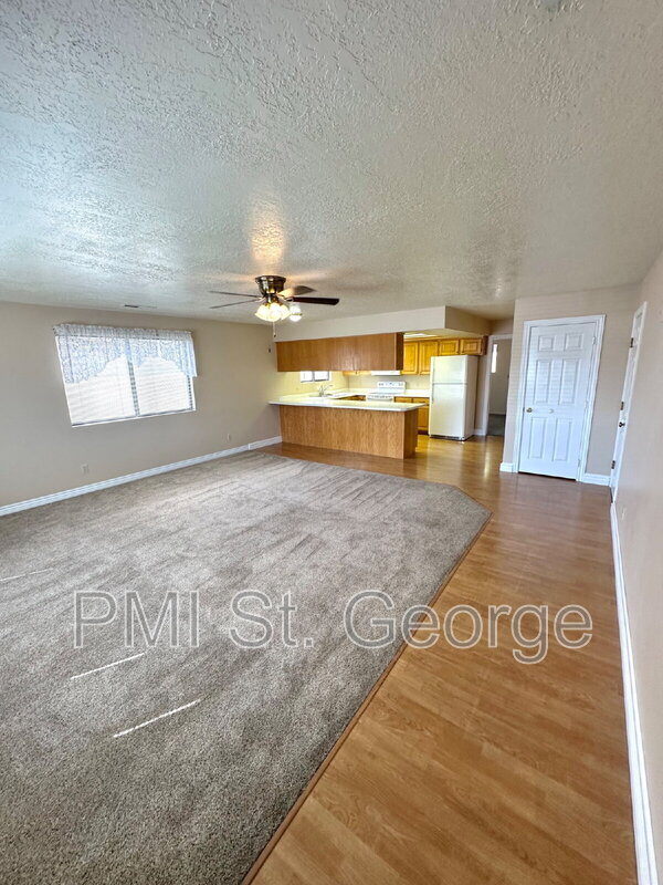 Building Photo - 55 E 600 S