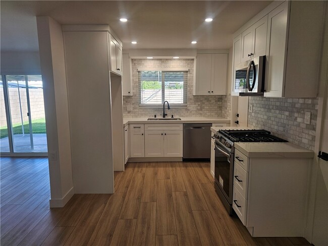 Building Photo - 10362 Longden St