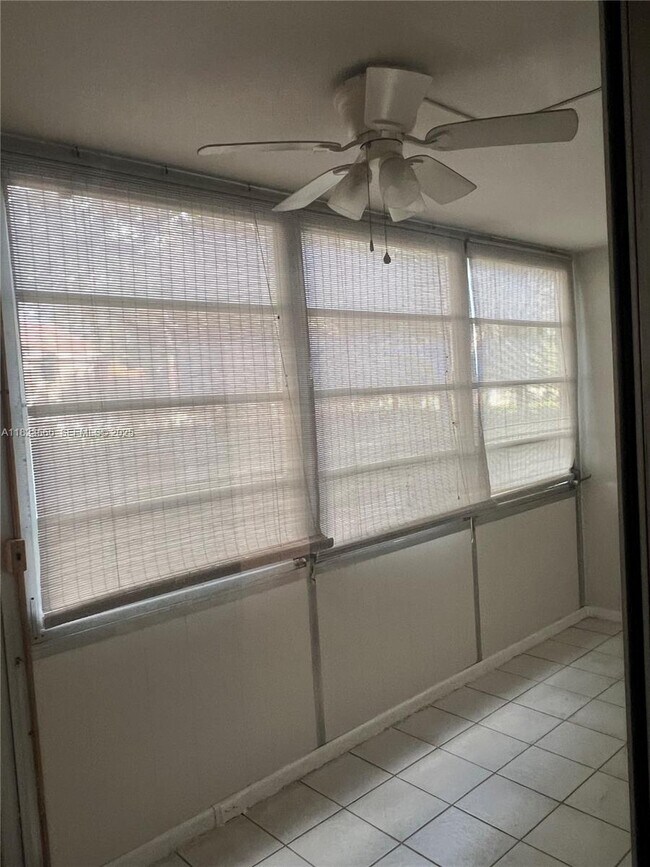 Building Photo - 1901 Bermuda Cir