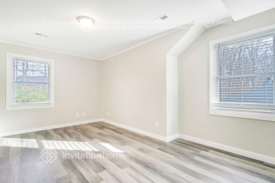 Building Photo - 3600 Barcelona Ave