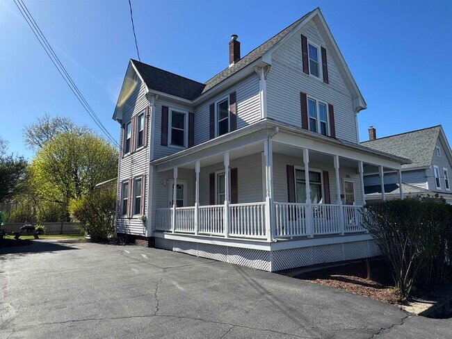 Building Photo - 704 Belmont St