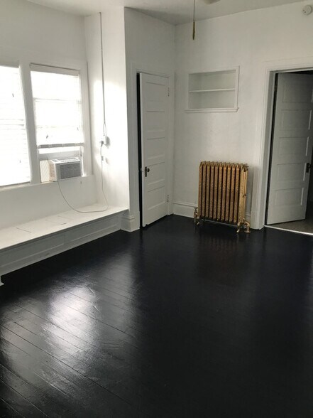 Building Photo - 115 E 200 N