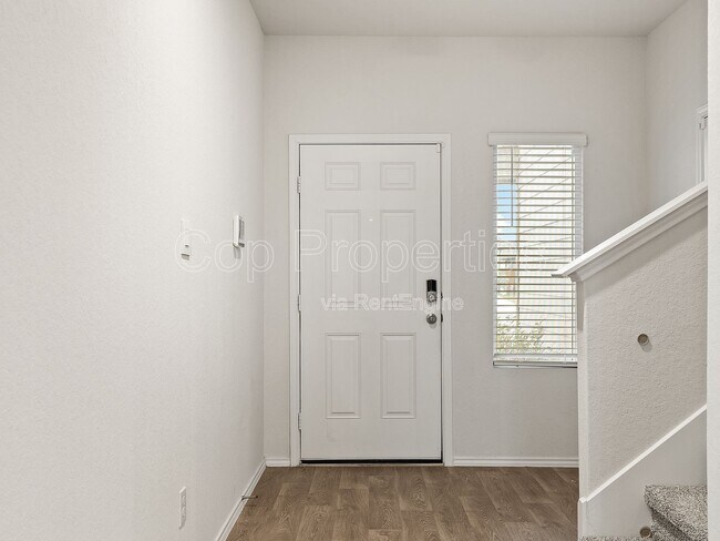 Building Photo - 374 Wayne Way