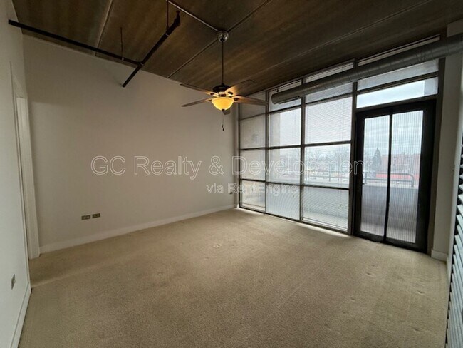 Building Photo - 10 S Dunton Ave