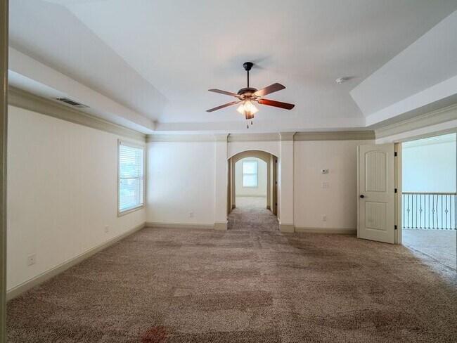 Building Photo - 512 Watercourse Way