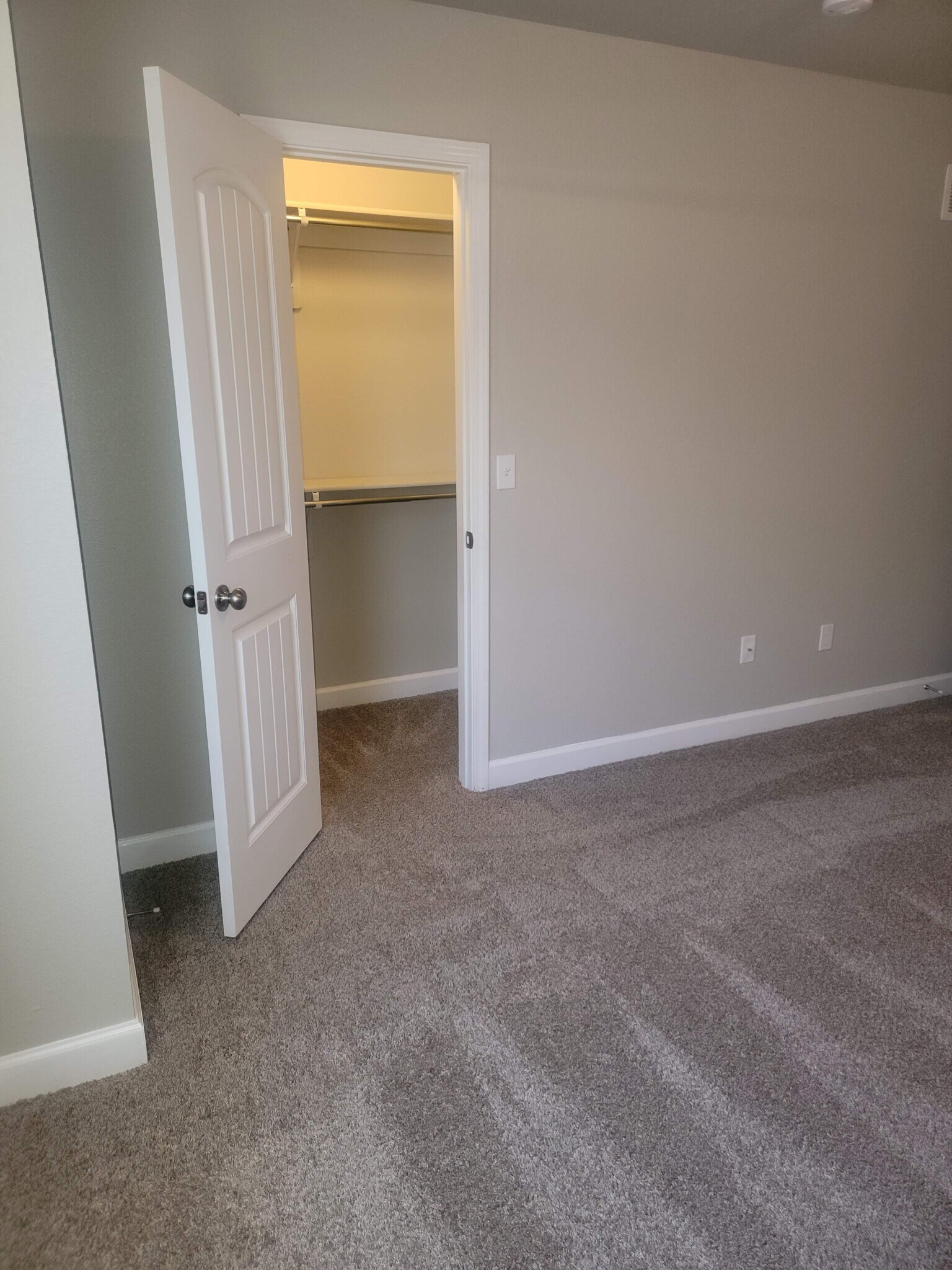 1st Bedroom - 218 N Washington St