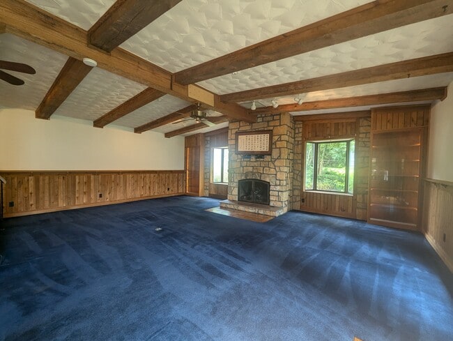 Building Photo - 11124 Farr Dr