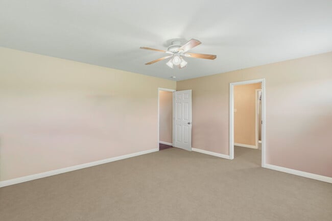 Building Photo - 927 Mossy Grove Ln