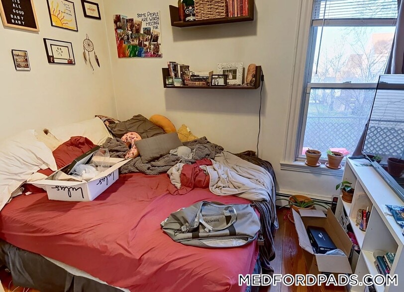 Building Photo - 68 Winchester St