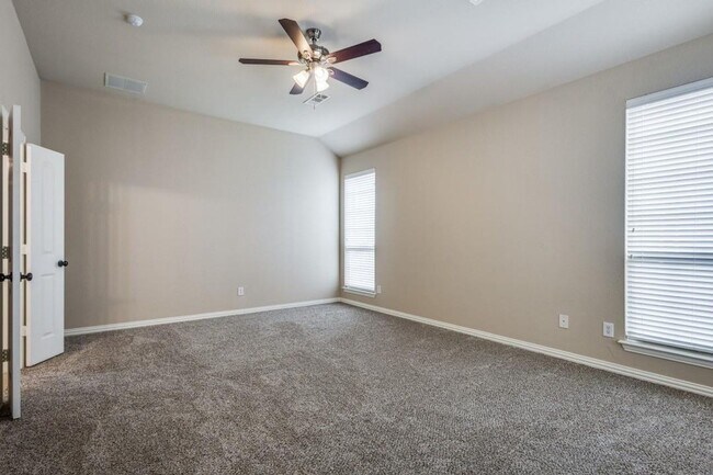 Building Photo - 205 Chester Dr