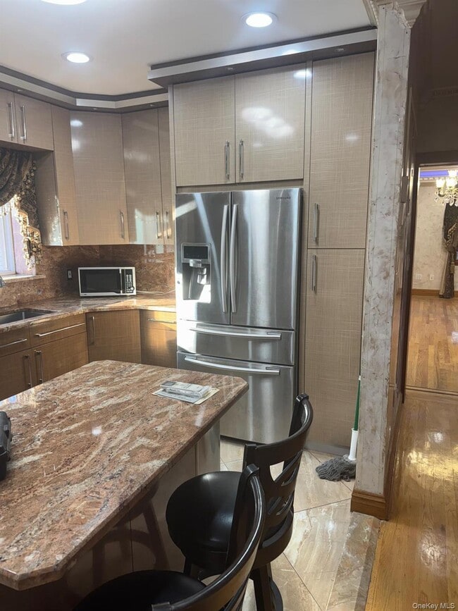 Building Photo - 138-54 Hoover Ave