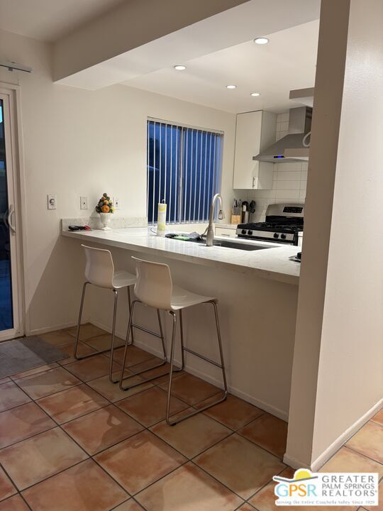 Building Photo - 2166 N Indian Canyon Dr