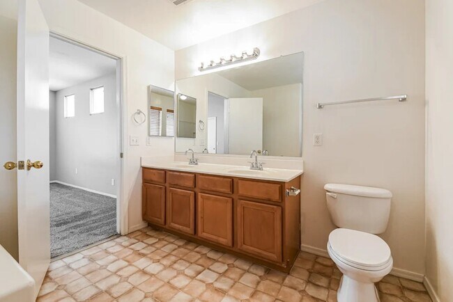 Building Photo - 4282 E Baylor Ln