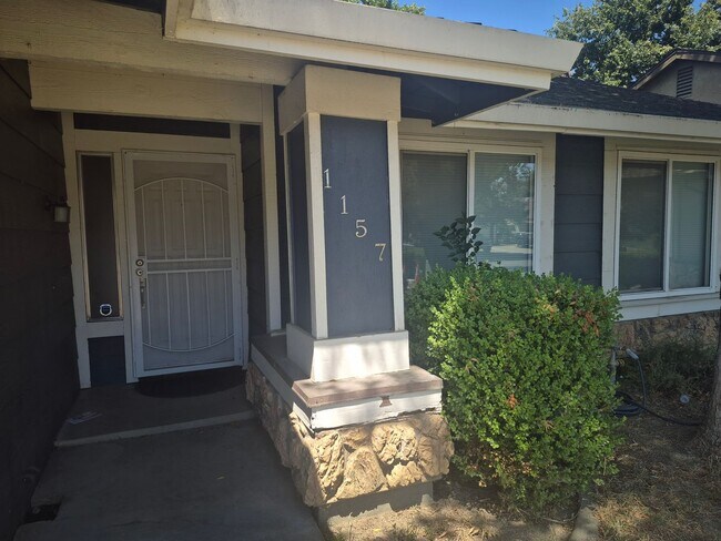 Building Photo - 1157 Socorro Way