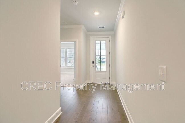 Building Photo - 166 Whaler Ave