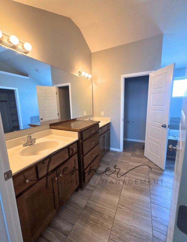 Building Photo - 1206 Cooper Dr