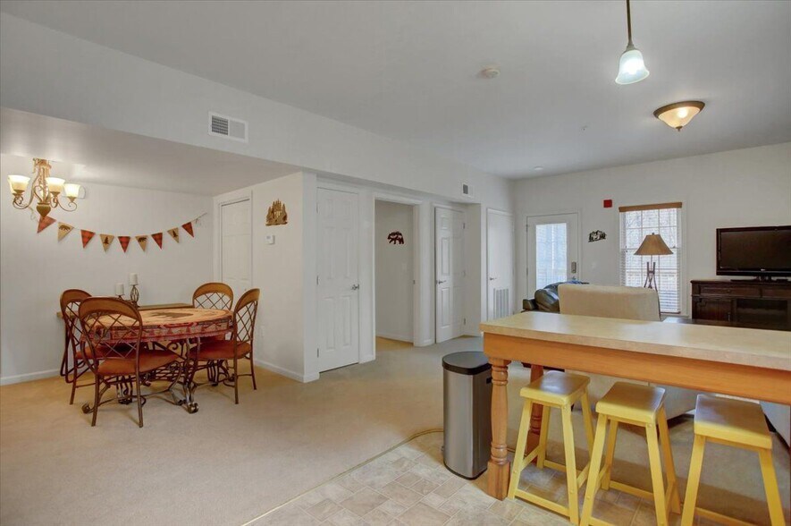 Building Photo - 14200 Northern Lights Drive