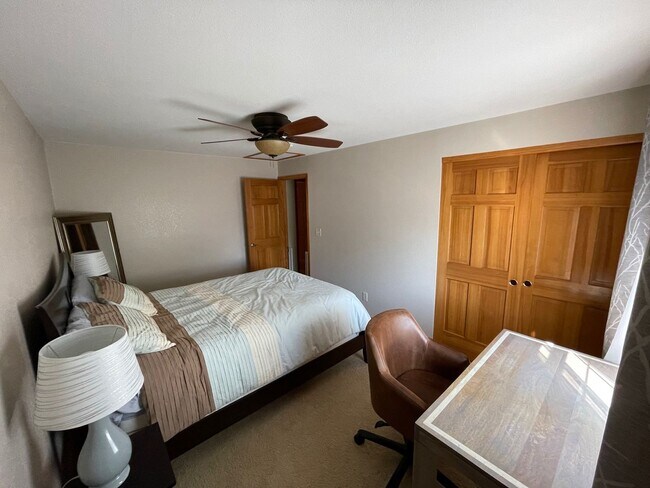 Building Photo - Beautiful Home in Golden Meadows!