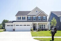 Building Photo - 581 Roosevelt St