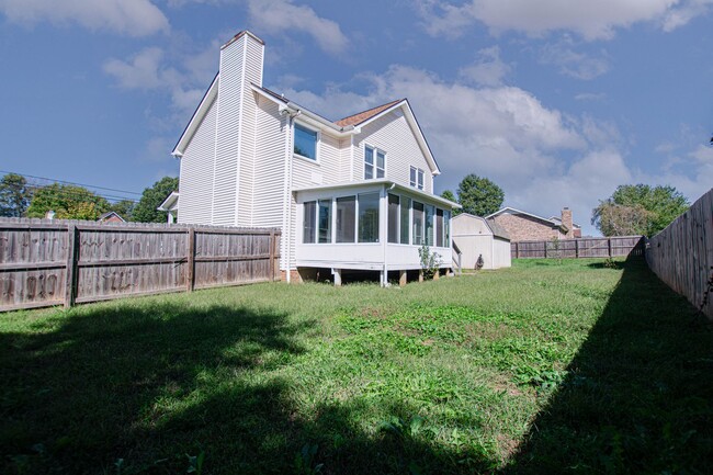 Building Photo - Pet Friendly Four Bedroom!