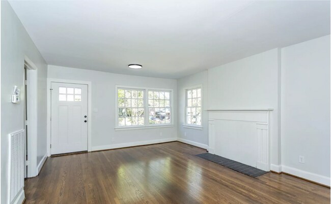 Building Photo - 1523 44th St Ensley