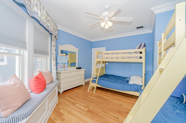 Building Photo - 257 Beach Front