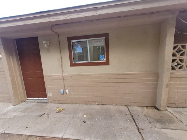 Building Photo - 3139 E Glenrosa Ave