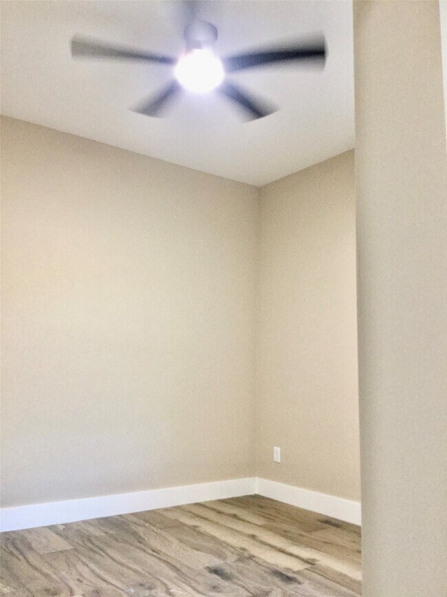 Building Photo - 2075 Briar Grove Dr