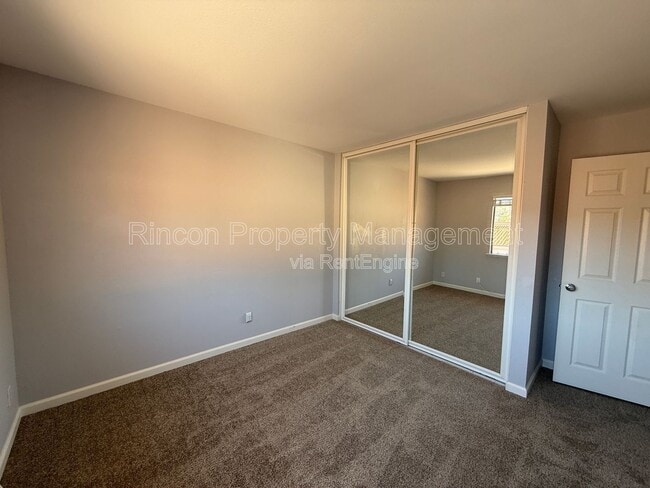 Building Photo - 2199 Olivewood Dr