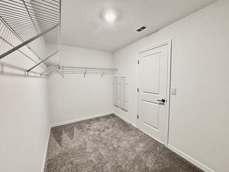 Building Photo - 11237 Linden Depot Rd