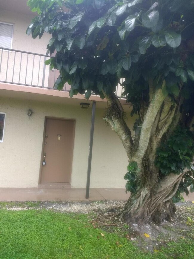 6106 Forest Hill Blvd 6106 Forest Hill Blvd West Palm Beach FL 33415