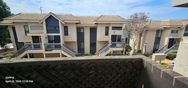 Building Photo - SAN DIEGO / BAY HO - Remodeled Nice 2 Bedroom & 2.5 Bath Townhouse.  AVAILABLE NOW!