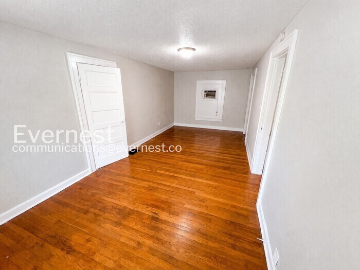 Building Photo - 6019 Park Ave
