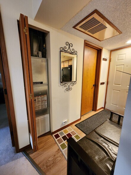 Upgraded heating system. WE PAY HEAT - 9645 Independence Dr