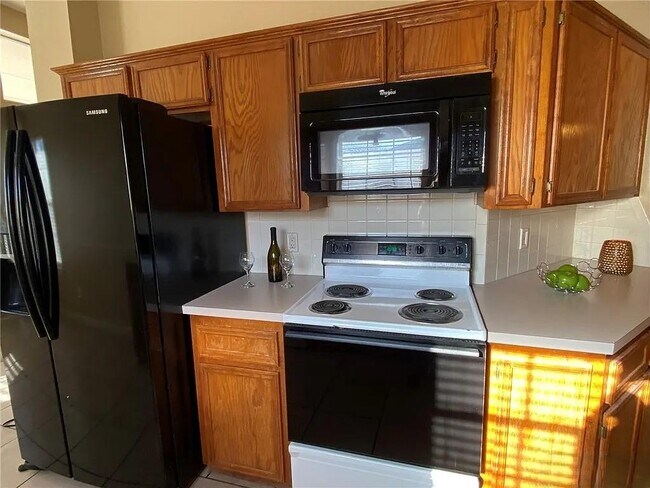 Building Photo - 1510 Zinfandel Dr