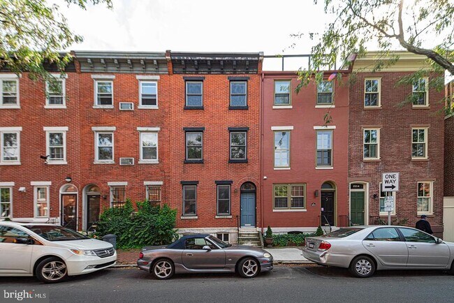 Building Photo - 2210 Lombard St