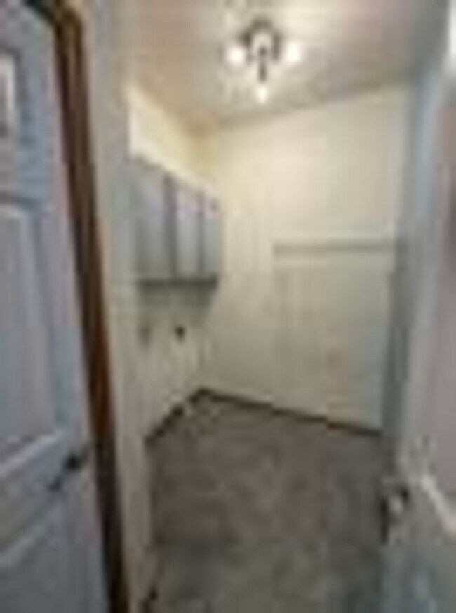 Building Photo - 372 Bluestem Trail
