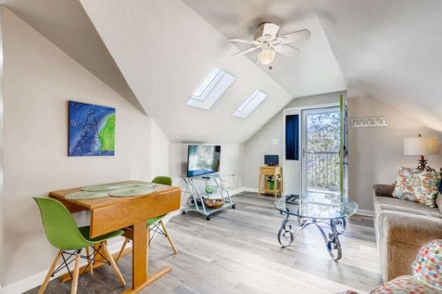 Primary Photo - 1242 Spencer Ave