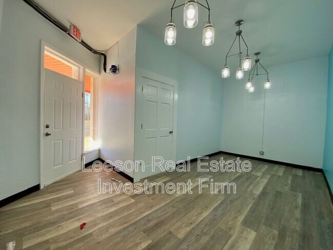 Building Photo - 218-228 North Market Street