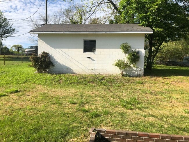 Building Photo - New For Rent!