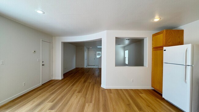 Building Photo - 6176 Windmill Island Ave