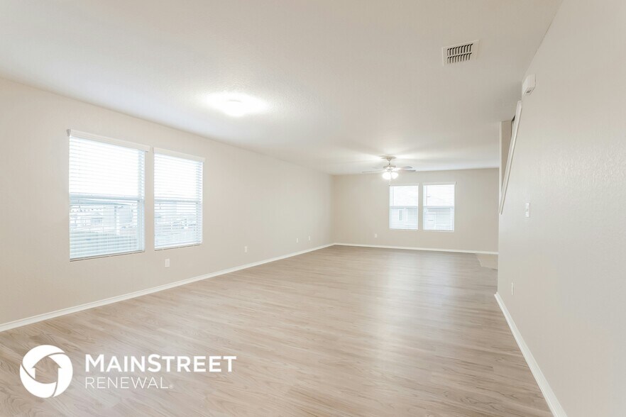 Building Photo - 11319 Royal Delta
