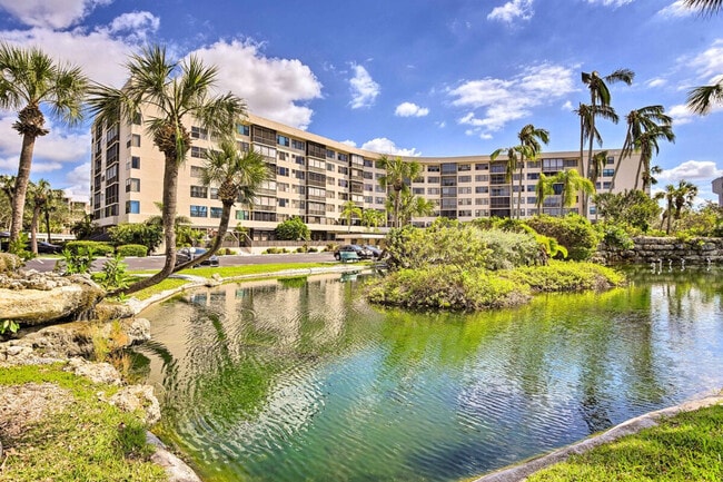 Building Photo - 5855 Midnight Pass Rd