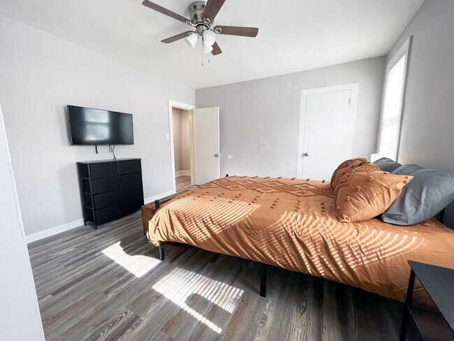 Building Photo - 3923 Bluestone Rd